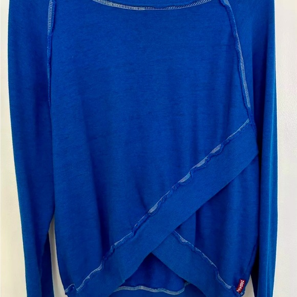 HARD TAIL Criss-Cross. High-Low Hemline. Cotton Sweatshirt. - Picture 2 of 8